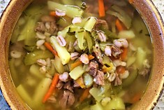 Рассольник с говядиной и перловкой